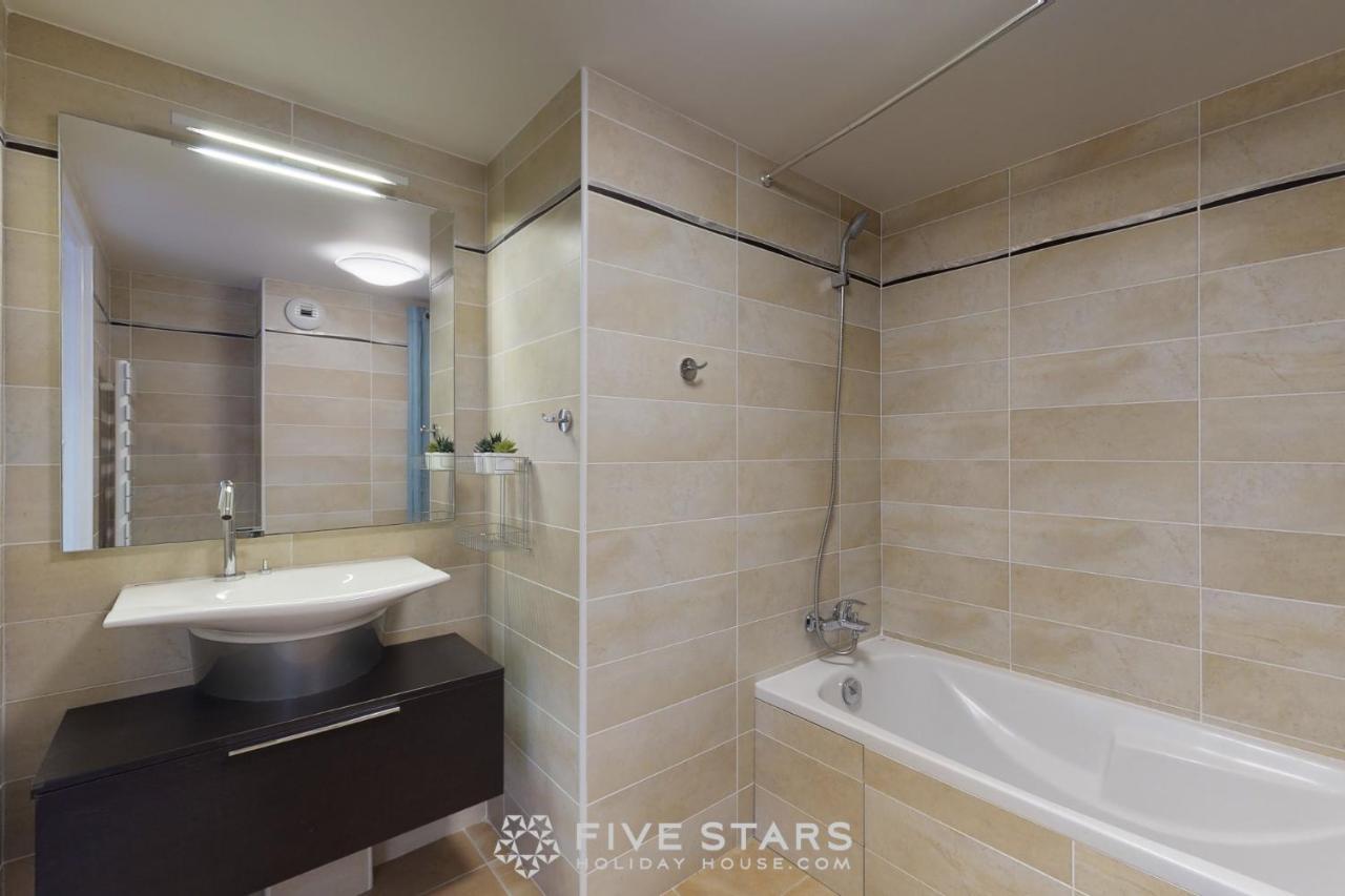Luxury Beach Five Stars Holiday House นีซ ภายนอก รูปภาพ